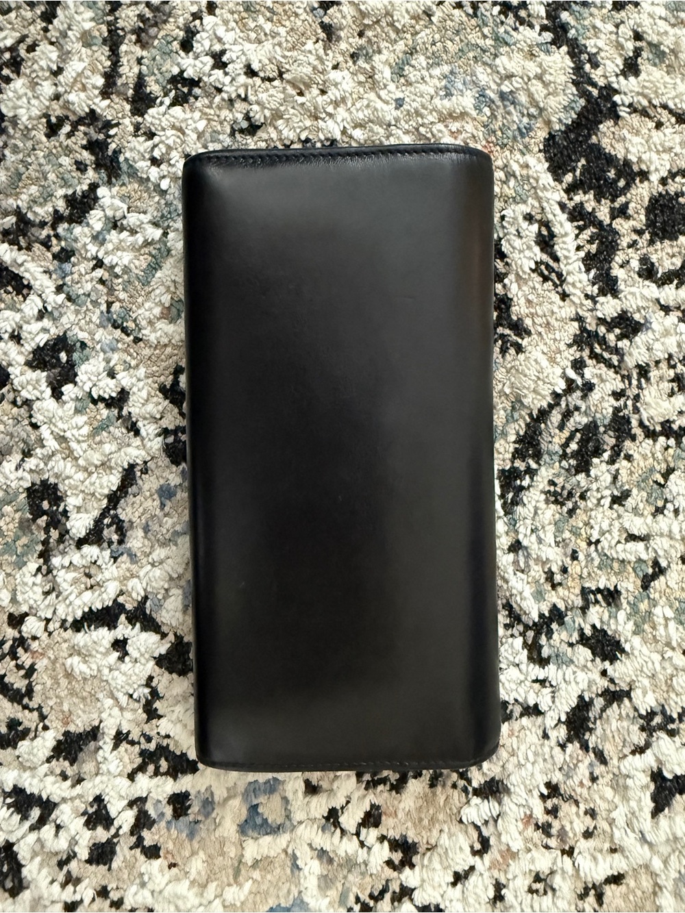 Chloe Black Leather Wallet with Gold 'C' Emblem - Picture 10 of 13